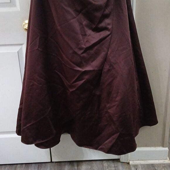 David's Bridal Brown Satin Gown with Side Drape and Brooch Sz 8 Style 8567 EUC - Picture 2 of 12